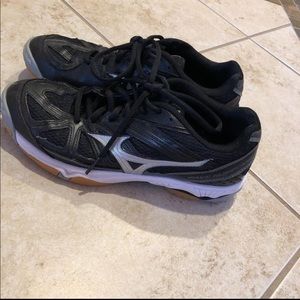 Mizuno volleyball shoes
